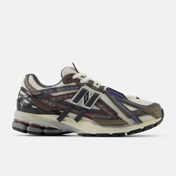 New Balance Sneakers – Image 13