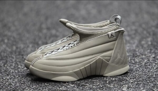 Air Jordan 15 Retro – Image 3