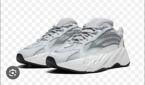 Yeezy Boost 700 – Image 3