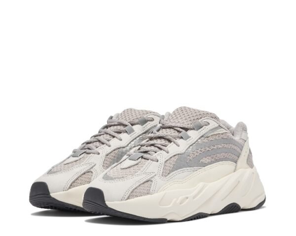 Yeezy Boost 700 – Image 4
