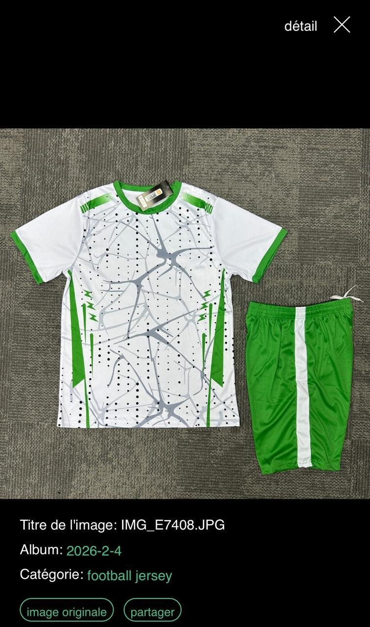 Maillot de Football – Style Sportif et Moderne