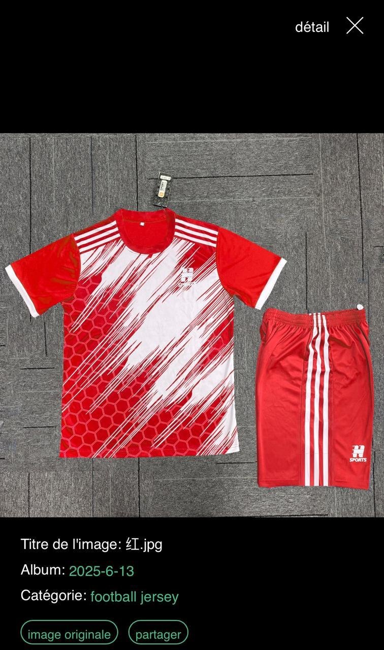 Maillot de Football – Style Sportif et Moderne